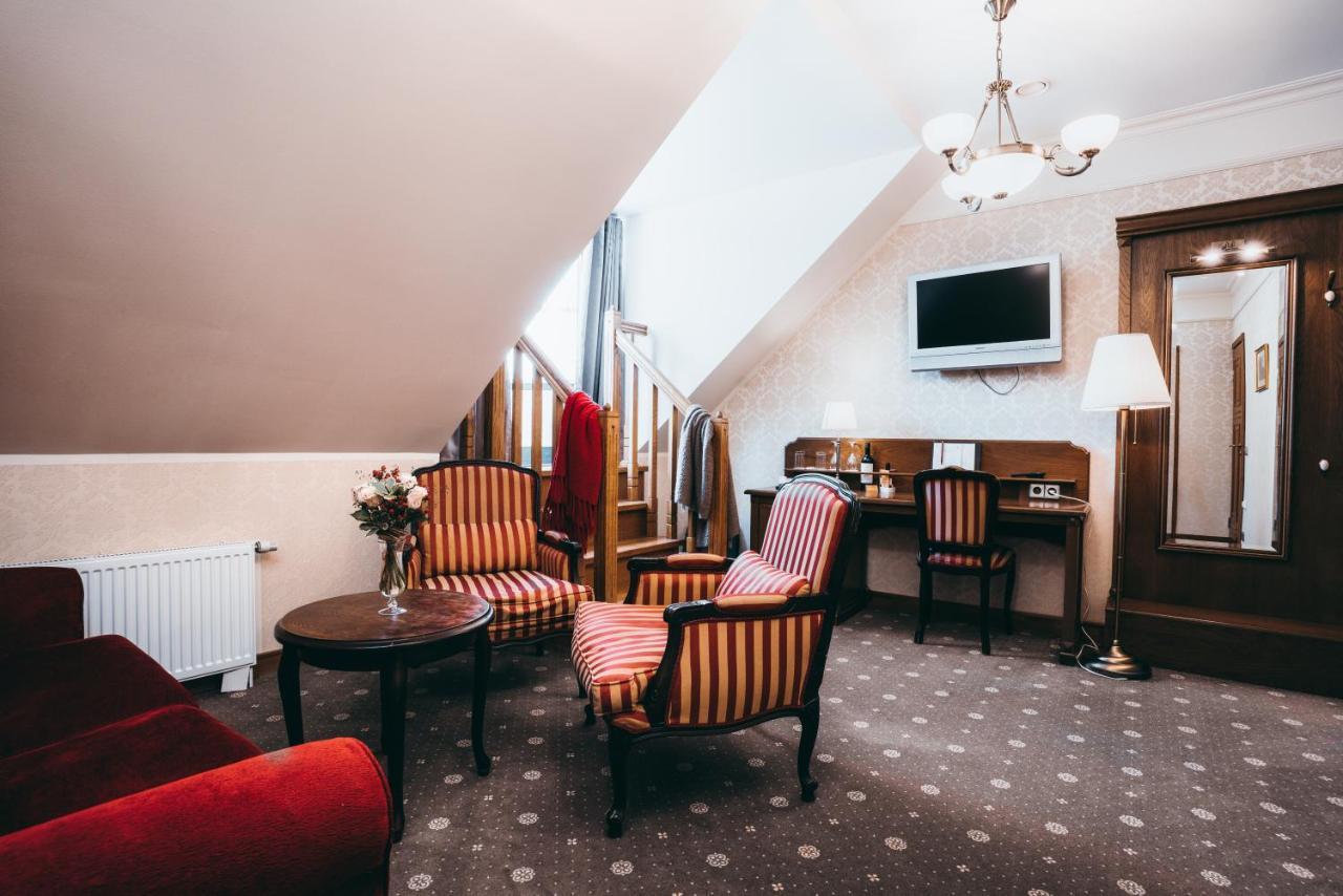Arensburg Boutique Hotel & Spa Kuressaare Exterior photo