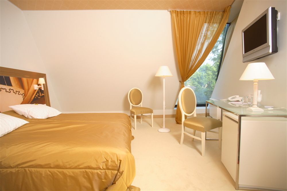 Arensburg Boutique Hotel & Spa Kuressaare Exterior photo
