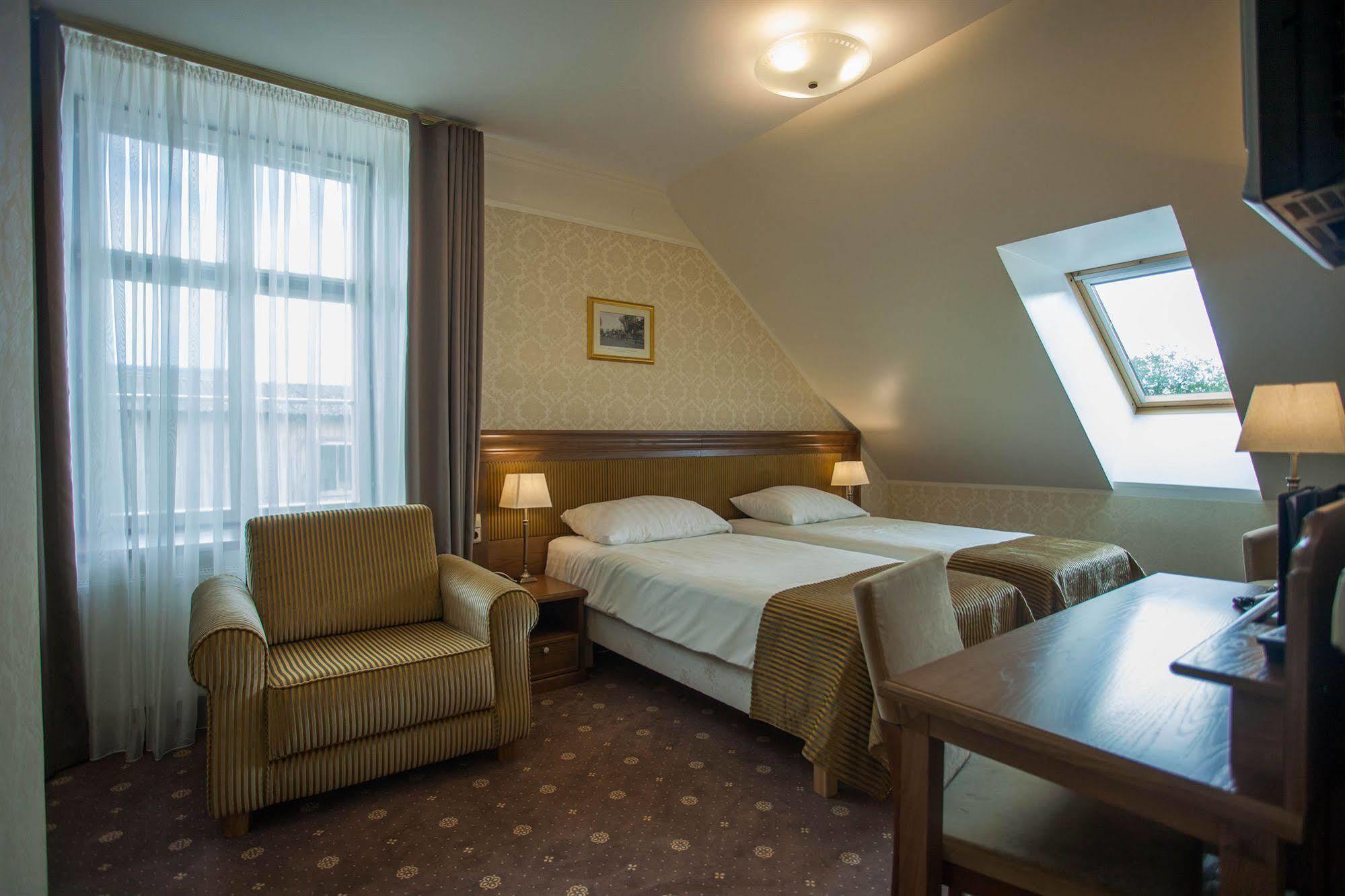 Arensburg Boutique Hotel & Spa Kuressaare Exterior photo